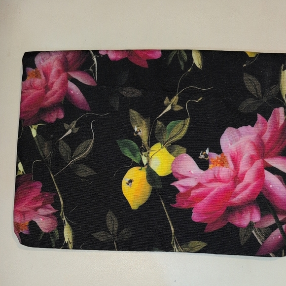 Ted Baker Black and Pink Floral Clutch Or Cosmetics Bag - NWOT - Picture 4 of 8